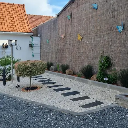 Romantique Avec Jacuzzi Privatif Escapade à Deux Couette-café