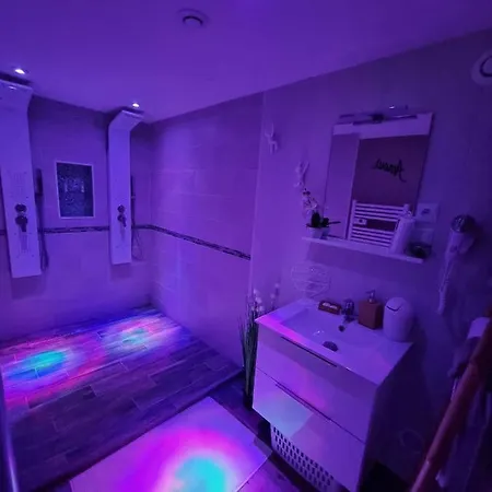 D'hôtes Au Plaisir Des Bulles Avec Jacuzzi Privatif Westrehem
