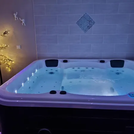 Avec Jacuzzi , Terrasse Amenagée Et Wifi à Alojamento de Acomodação e Pequeno-almoço Westrehem