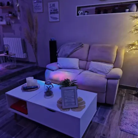 Couette-café D'hôtes Au Plaisir Des Bulles Avec Jacuzzi Privatif