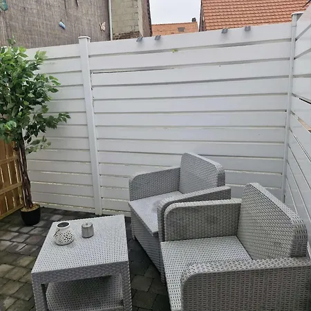 לינה וארוחת בוקר Avec Jacuzzi , Terrasse Amenagee Et Wifi A Westrehem