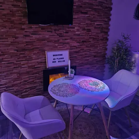 Romantique Avec Jacuzzi Privatif Escapade à Deux Couette-café